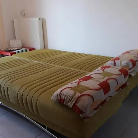 Renia's In Apartment *